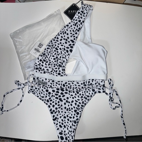 NWT Zaful assymetric bikini - Picture 1 of 7